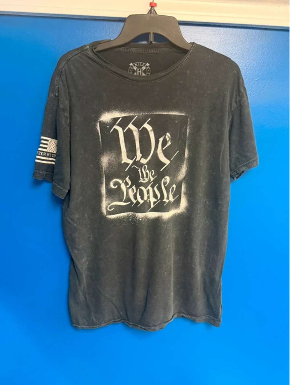 Howitzer Clothing Large Black Acid Wash We The People T-Shirt US Flag Sleeve